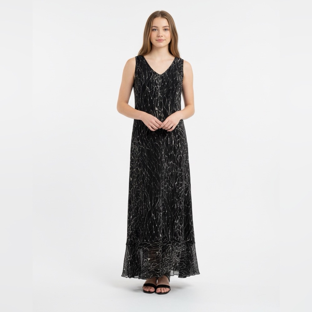 Dana Buchman 100% Silk
Elegant Black Sleeveless Maxi Dress Size-6